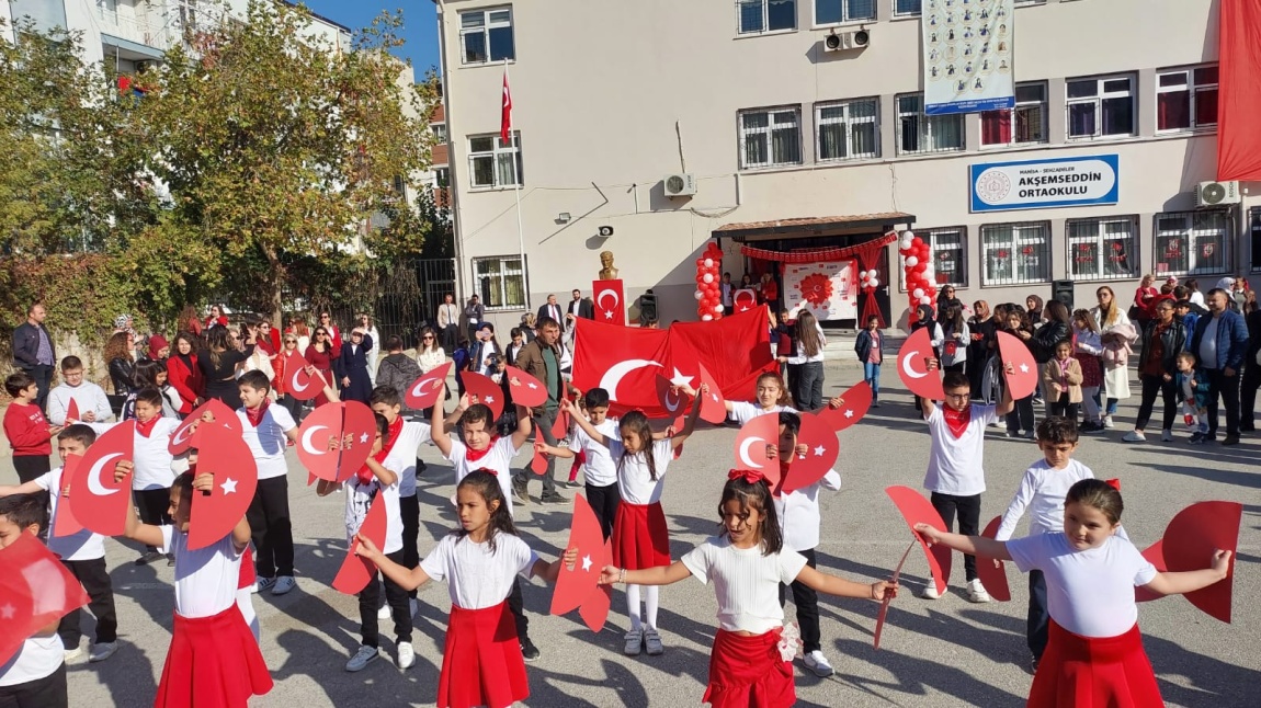 Okulumuzda Cumhuriyet Bayramı 101. yıla yakışır bir coşkuyla kutlandı